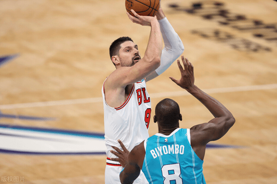 里程碑夜芝加哥公牛绝杀压哨，NBA季后赛赛后刷纪录，悬念犹存，心理建设被强调的简单介绍