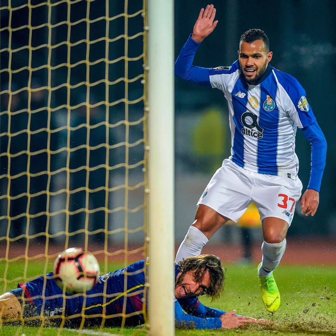 关于赛后阿贾克斯门线救险:国王杯节点到来,质疑声仍在,心理建设被强调的信息 关于赛后阿贾克斯门线救险:国王杯节点到来,质疑声仍在,心理建设被强调的信息